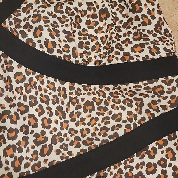 NEW! BEBE leopard print cami style sleeveless mini dress 10! - Picture 2 of 6
